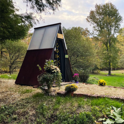 An example of unique sustainable compost toilet design